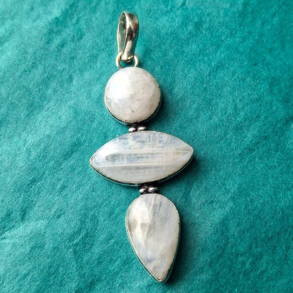 2/35$  NWOT  moonstone pendant 925 silver blue irridescence - Picture 2 of 10